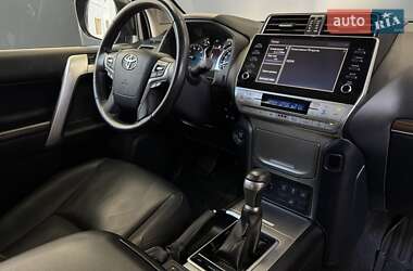 Внедорожник / Кроссовер Toyota Land Cruiser Prado 2022 в 