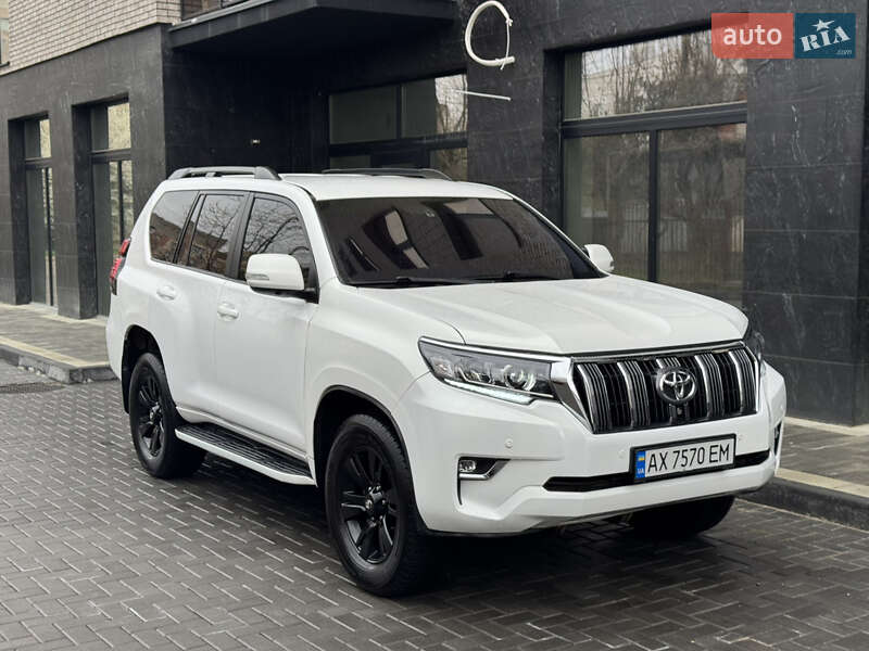 Внедорожник / Кроссовер Toyota Land Cruiser Prado 2010 в 