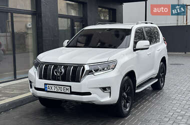 Внедорожник / Кроссовер Toyota Land Cruiser Prado 2010 в 