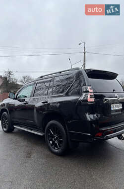 Позашляховик / Кросовер Toyota Land Cruiser Prado 2021 в 