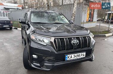 Позашляховик / Кросовер Toyota Land Cruiser Prado 2021 в 