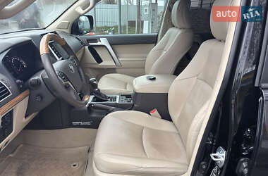 Позашляховик / Кросовер Toyota Land Cruiser Prado 2021 в 