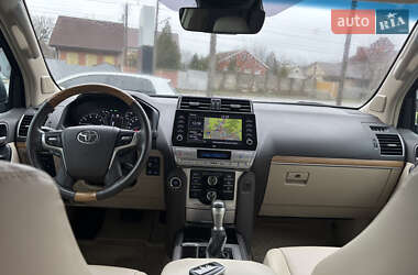 Позашляховик / Кросовер Toyota Land Cruiser Prado 2021 в 