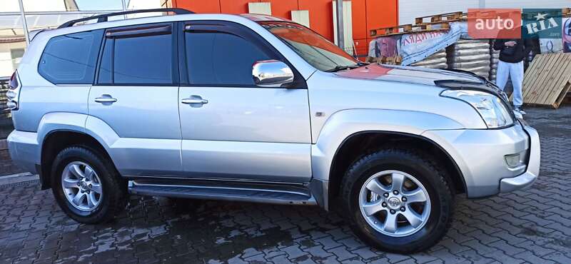 Внедорожник / Кроссовер Toyota Land Cruiser Prado 2005 в Черновцах