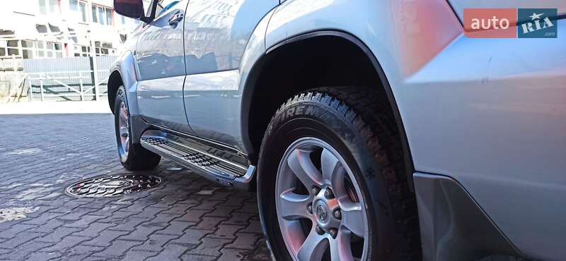 Внедорожник / Кроссовер Toyota Land Cruiser Prado 2005 в Черновцах