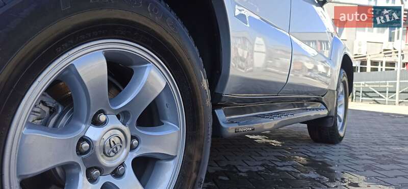 Внедорожник / Кроссовер Toyota Land Cruiser Prado 2005 в Черновцах