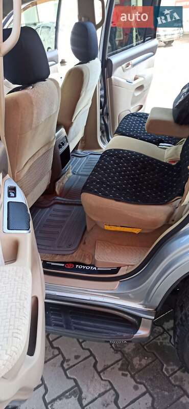 Внедорожник / Кроссовер Toyota Land Cruiser Prado 2005 в Черновцах