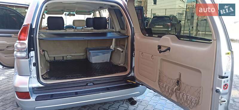 Внедорожник / Кроссовер Toyota Land Cruiser Prado 2005 в Черновцах