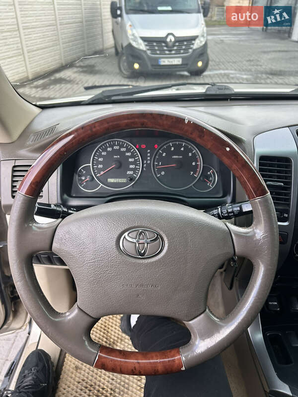 Внедорожник / Кроссовер Toyota Land Cruiser Prado 2006 в Ровно