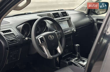 Внедорожник / Кроссовер Toyota Land Cruiser Prado 2017 в 