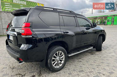 Внедорожник / Кроссовер Toyota Land Cruiser Prado 2018 в 