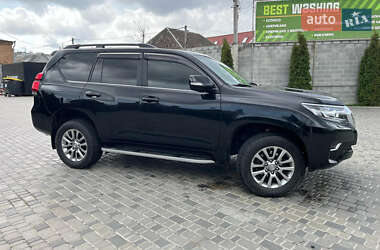 Внедорожник / Кроссовер Toyota Land Cruiser Prado 2018 в 