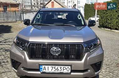 Внедорожник / Кроссовер Toyota Land Cruiser Prado 2022 в 