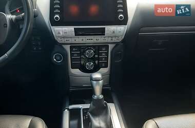 Внедорожник / Кроссовер Toyota Land Cruiser Prado 2022 в 