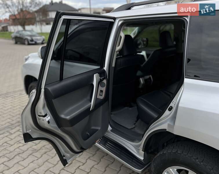 Внедорожник / Кроссовер Toyota Land Cruiser Prado 2010 в Одессе