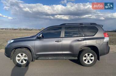 Позашляховик / Кросовер Toyota Land Cruiser Prado 2013 в 