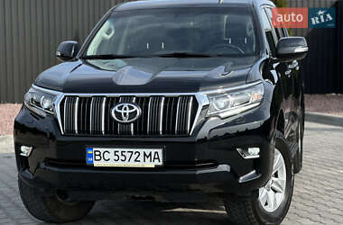 Внедорожник / Кроссовер Toyota Land Cruiser Prado 2019 в 