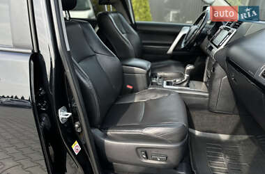 Внедорожник / Кроссовер Toyota Land Cruiser Prado 2019 в 