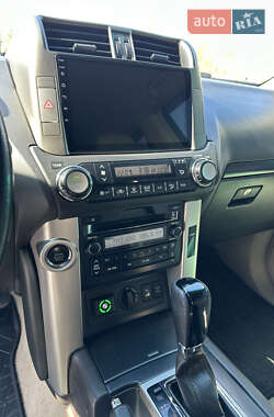Внедорожник / Кроссовер Toyota Land Cruiser Prado 2010 в 