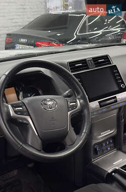 Внедорожник / Кроссовер Toyota Land Cruiser Prado 2022 в 