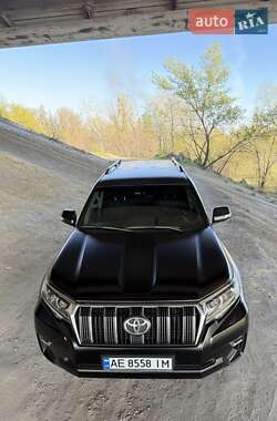 Внедорожник / Кроссовер Toyota Land Cruiser Prado 2019 в 
