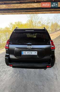Внедорожник / Кроссовер Toyota Land Cruiser Prado 2019 в 