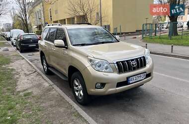 Внедорожник / Кроссовер Toyota Land Cruiser Prado 2012 в 