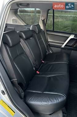 Внедорожник / Кроссовер Toyota Land Cruiser Prado 2010 в 
