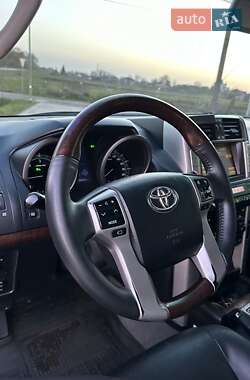 Внедорожник / Кроссовер Toyota Land Cruiser Prado 2010 в 