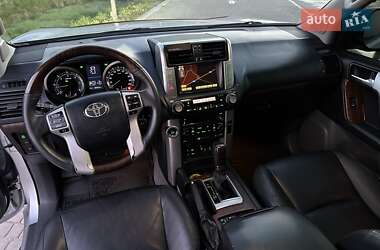 Внедорожник / Кроссовер Toyota Land Cruiser Prado 2010 в 