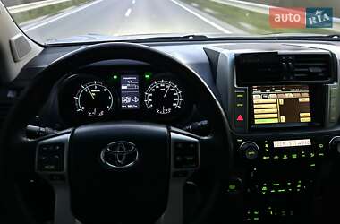 Внедорожник / Кроссовер Toyota Land Cruiser Prado 2010 в 