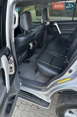 Внедорожник / Кроссовер Toyota Land Cruiser Prado 2010 в 
