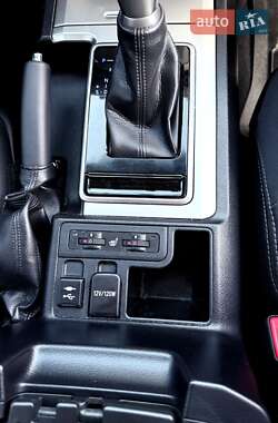 Внедорожник / Кроссовер Toyota Land Cruiser Prado 2020 в 