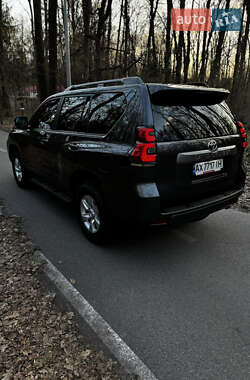 Внедорожник / Кроссовер Toyota Land Cruiser Prado 2022 в 
