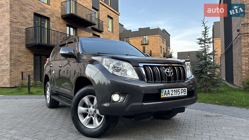 Внедорожник / Кроссовер Toyota Land Cruiser Prado 2014 в 