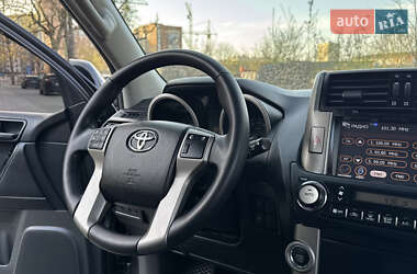 Внедорожник / Кроссовер Toyota Land Cruiser Prado 2014 в 