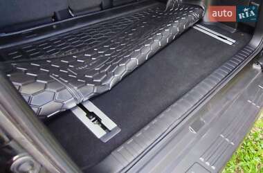 Внедорожник / Кроссовер Toyota Land Cruiser Prado 2019 в 