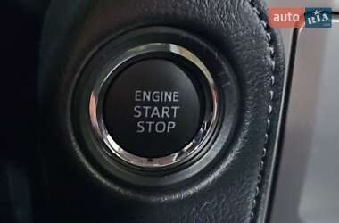 Внедорожник / Кроссовер Toyota Land Cruiser Prado 2019 в 