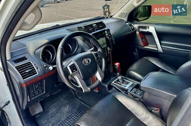 Внедорожник / Кроссовер Toyota Land Cruiser Prado 2014 в 