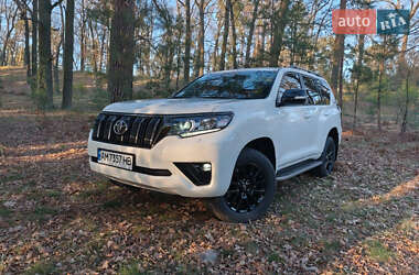 Внедорожник / Кроссовер Toyota Land Cruiser Prado 2021 в 