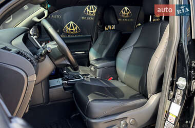 Внедорожник / Кроссовер Toyota Land Cruiser Prado 2018 в 