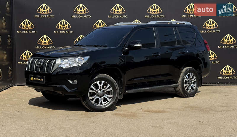 Внедорожник / Кроссовер Toyota Land Cruiser Prado 2018 в 