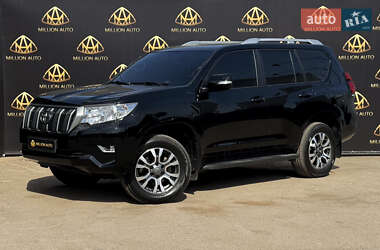 Внедорожник / Кроссовер Toyota Land Cruiser Prado 2018 в 