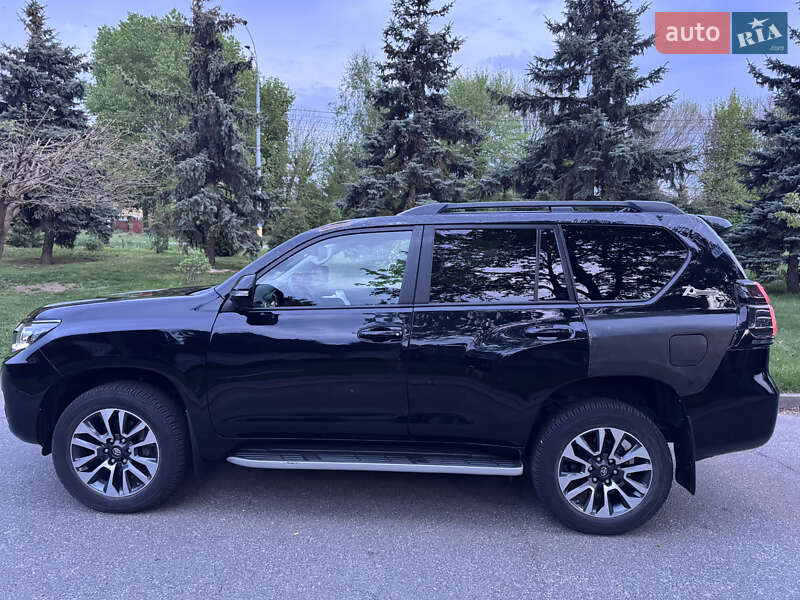 Внедорожник / Кроссовер Toyota Land Cruiser Prado 2022 в Киеве