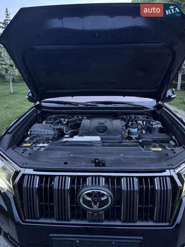 Внедорожник / Кроссовер Toyota Land Cruiser Prado 2022 в Киеве