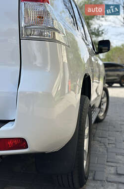 Внедорожник / Кроссовер Toyota Land Cruiser Prado 2013 в 