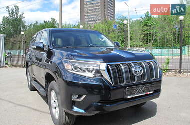 Внедорожник / Кроссовер Toyota Land Cruiser Prado 2018 в 