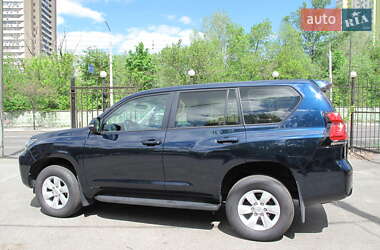 Внедорожник / Кроссовер Toyota Land Cruiser Prado 2018 в 