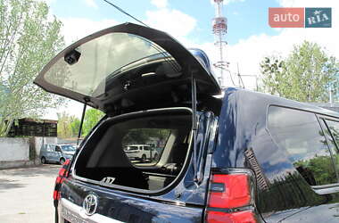 Внедорожник / Кроссовер Toyota Land Cruiser Prado 2018 в 