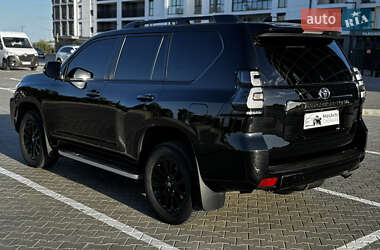 Внедорожник / Кроссовер Toyota Land Cruiser Prado 2021 в 